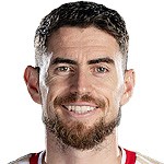  明星安保引发争议，孩子泪洒早餐桌；歌手发声否认指使，事件引热议。 娱乐新闻