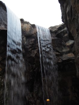  港股市场波动加剧；投资者需专业工具应对；新浪财经APP展现独特价值。 股票财经