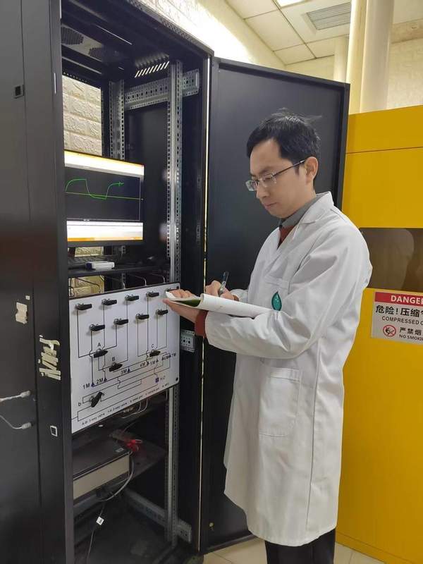  实验室里的生命追寻：科研背后的家庭守护与技术变革 健康养生