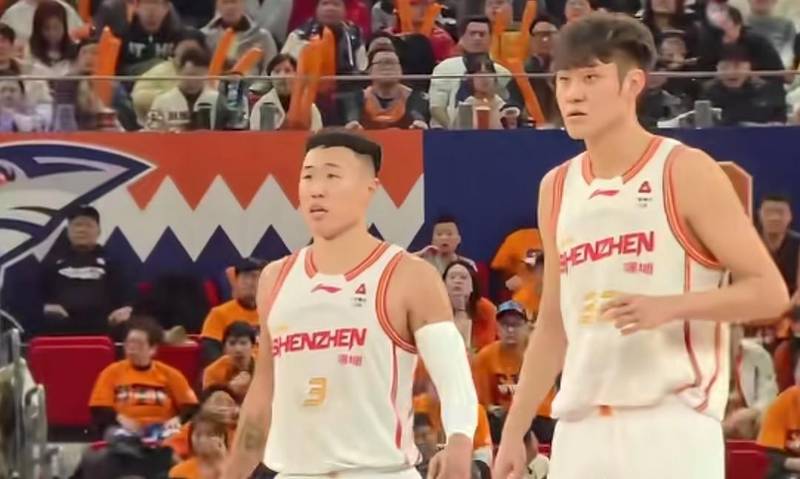  夺冠热门论的谬误：为何豪门陨落与黑马突袭是必然规律 体育新闻