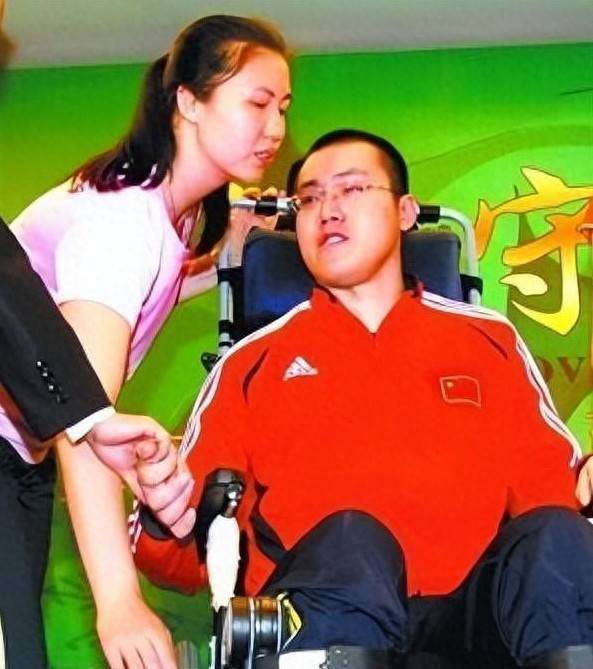  当命运按下暂停键：一位排球国手如何用爱重建生活的答案 情感心理