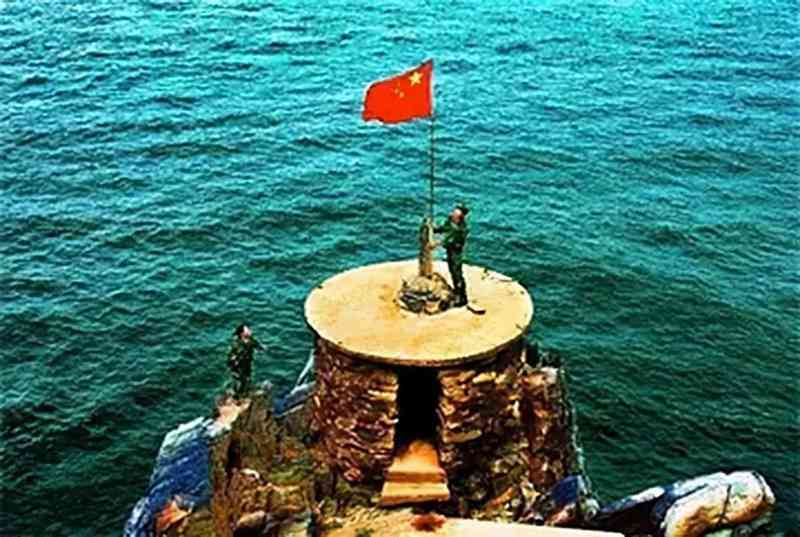  十年孤岛与一盏灯火：一个男人的艰难抉择与妻子的无声守护 情感心理