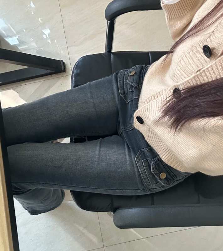 《职场人际信号识别：那些未曾言明的互动模式》 情感心理