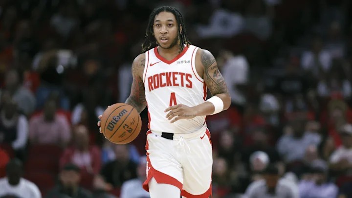  火箭转正戴维森背后的战术逻辑：一份双向合同如何撬动季后赛格局 体育新闻